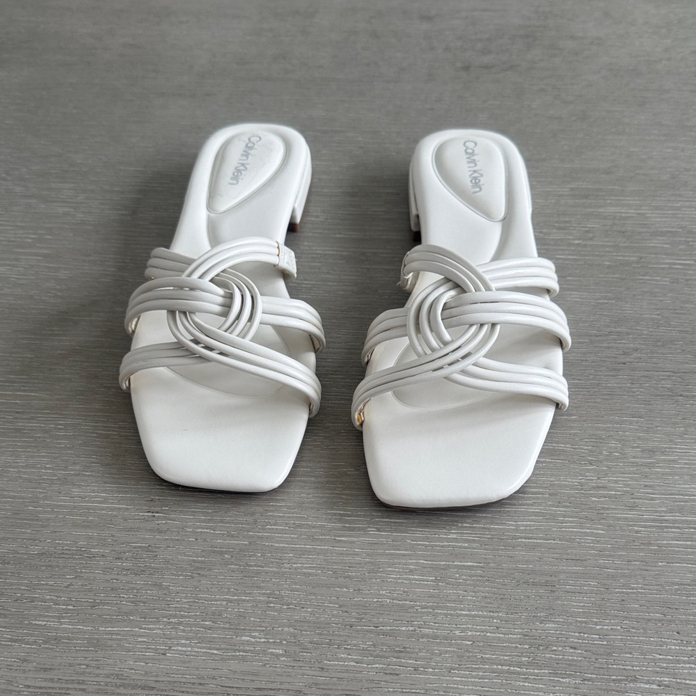 Calvin Klein Women's White Knotted Sandals S7.5 NWT